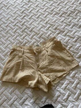 Hollister High-Waist Beige Linen-Blend Shorts